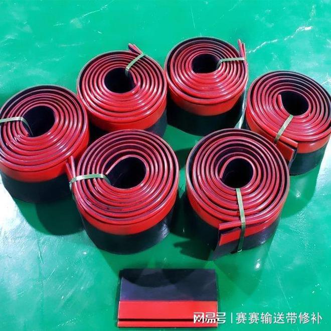 开云 开云体育平台输送带防溢裙板如何安装导料槽防疫裙板正确安装方法(图2)