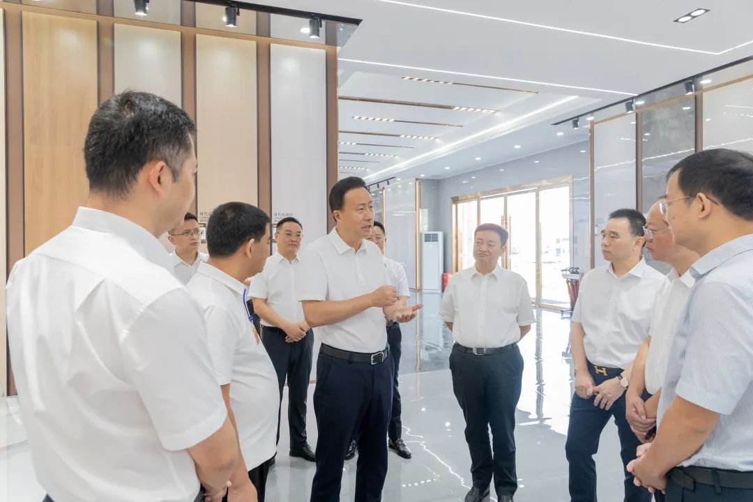 赵波在调研先进制造业发展时强调：坚持工业挑大梁制造业扛大旗加快构建以实体经济为支撑的现代化产业体系开云体育 开云平台(图2)